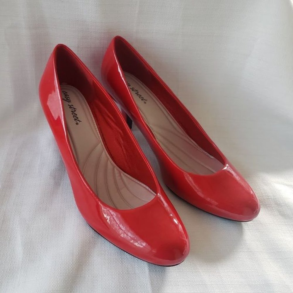 Womens Size 12 M- Easy Street RED Patent Leather Pumps - NEW